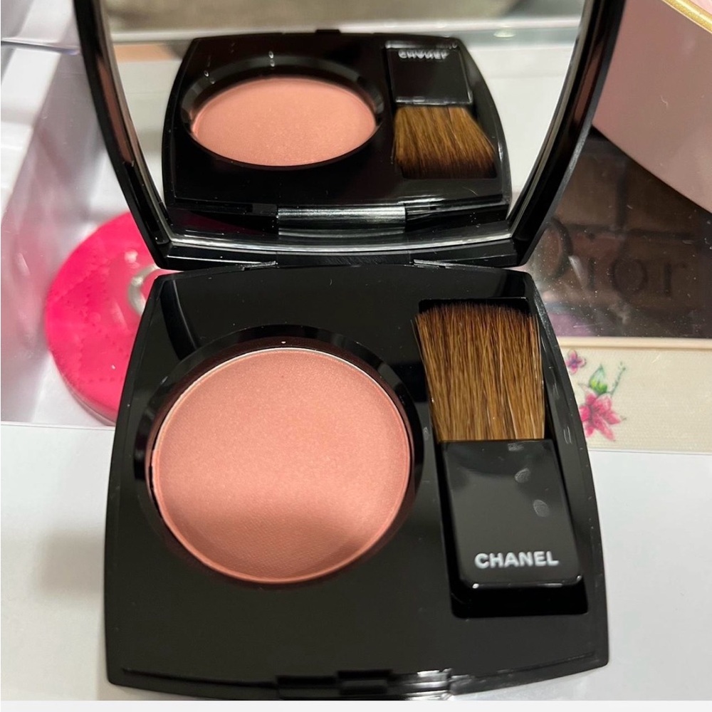 CHANEL Blush in Warm Coral
